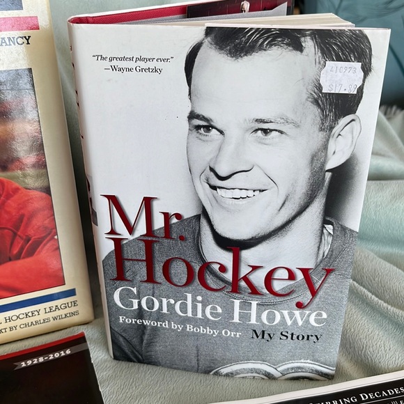 Mr. Hockey Gordie Howe, NHL Book Collection - Picture 5 of 12